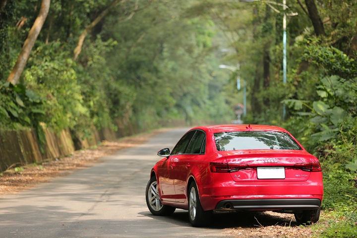 透過觀景窗紀錄的New Audi A4開箱(外觀篇)
