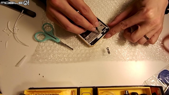 慶祝A9更新7.0更換黃晶金背蓋讓他再戰一整年~~~~(內含影片)