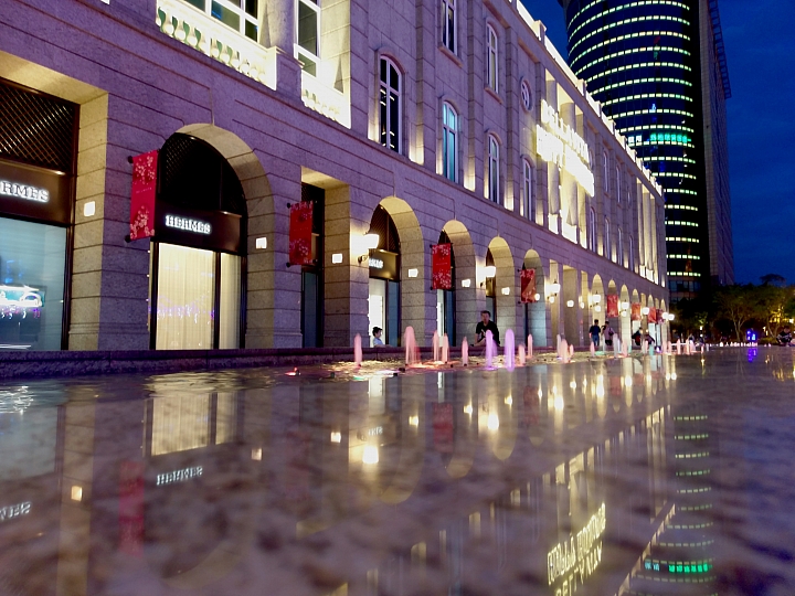 <不專業信義區夜拍> HTC  U Ultra pro手動模式