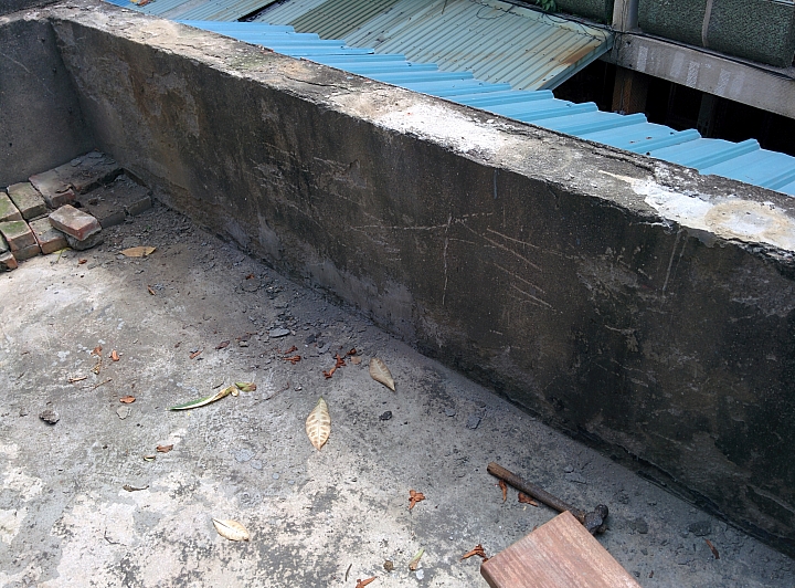[問題] 請教樓頂小面積水泥地面~防水工程施作建議