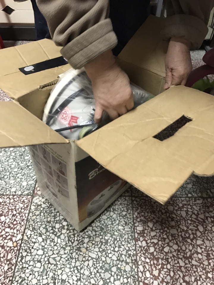 DOCTORAIR日本來的按摩椅 機動性滿點小小 開箱
