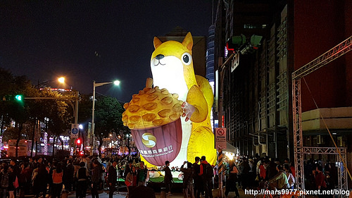 【台北 旅遊】2017臺北燈節Taipei Lantern Festival：小奇雞 展翅點亮夜空：必勝哥、粉美妹、小蛋定：【開幕儀式 360度影片全記錄】元宵節/台北西門町燈節/西門町/台北燈會
