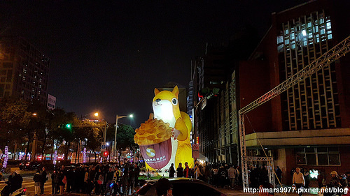 【台北 旅遊】2017臺北燈節Taipei Lantern Festival：小奇雞 展翅點亮夜空：必勝哥、粉美妹、小蛋定：【開幕儀式 360度影片全記錄】元宵節/台北西門町燈節/西門町/台北燈會