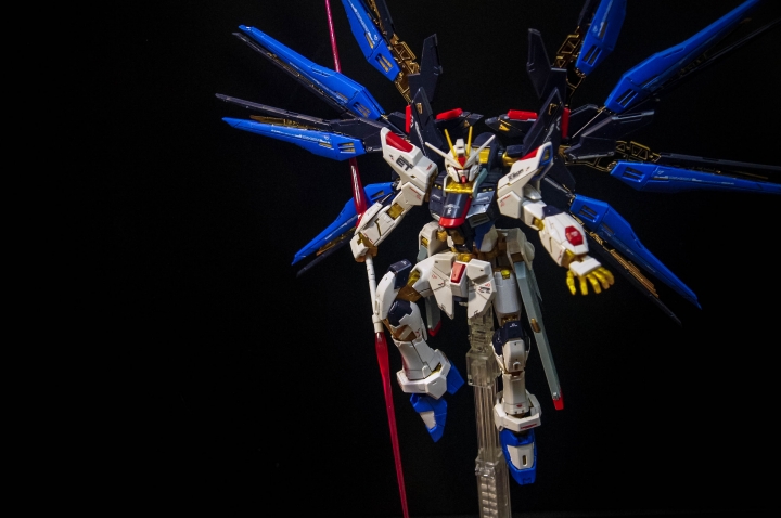 1/144 RG  STRIKE FREEDOM