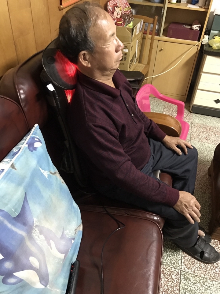 DOCTORAIR日本來的按摩椅 機動性滿點小小 開箱