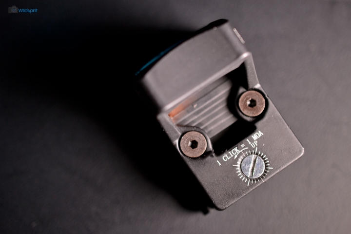 [開箱] 幫相機加個內紅點快瞄鏡【Trijicon RMR(F) 】