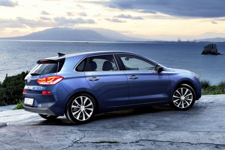 韓系「掀背」勢力狂潮，新一代美規Hyundai「Elantra GT」將於芝加哥車展登場，「四門版」國內第二季現身！
