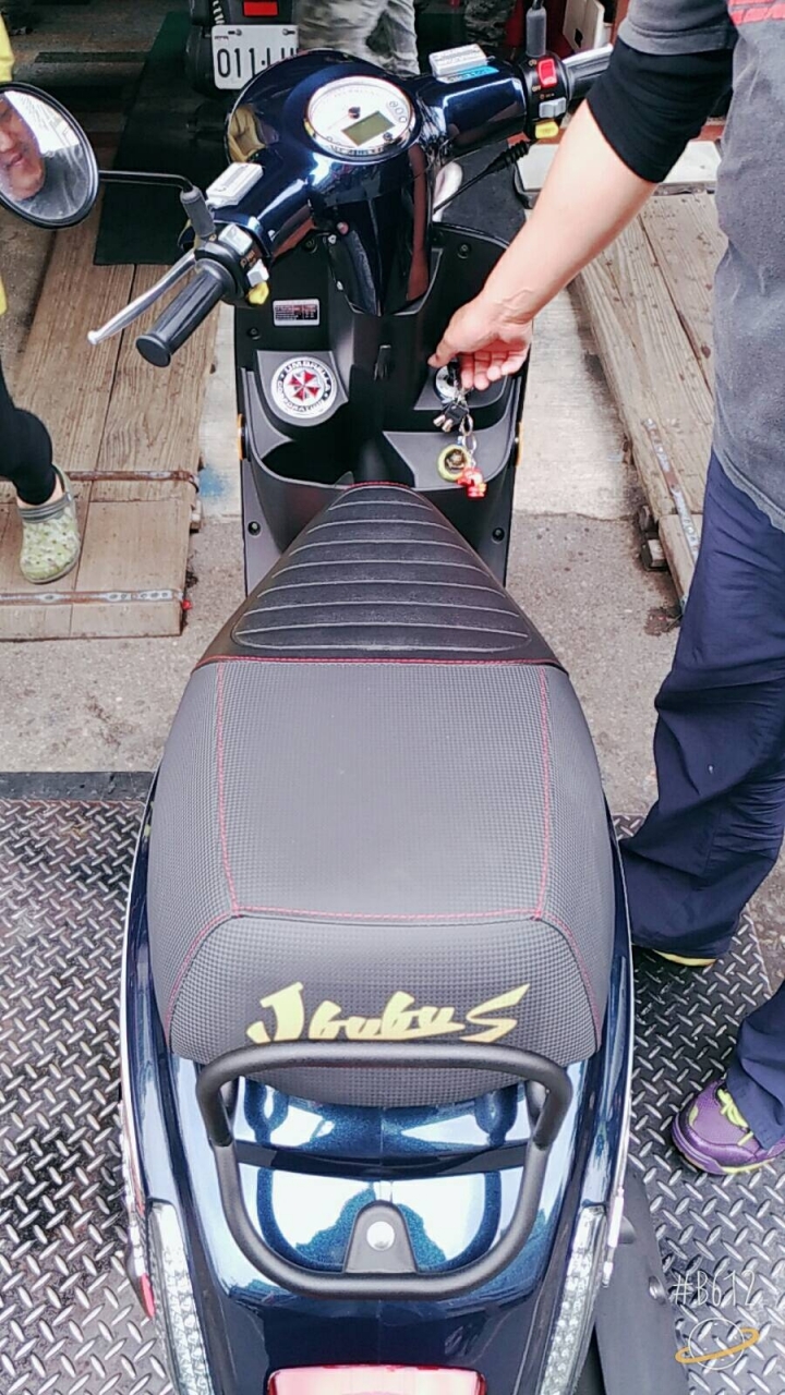 [開箱]17年 Jbubu 125取代消光藍=>亮面石青藍