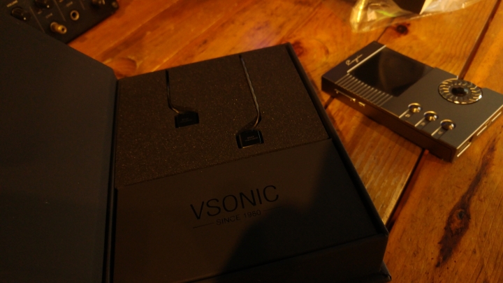 【開箱】低調樸實的平價旗艦VSONIC GR07x