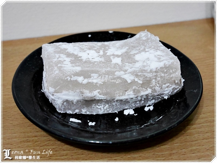 【台中 南區】第三市場俗又大碗的輕甜美味點心，全素的朋友也可以放心享用。素食蓮藕糕