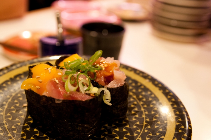 【美食。食記】東京 高田馬場 價格便宜 味道一般 濱壽司 Hama はま寿司 迴轉壽司
