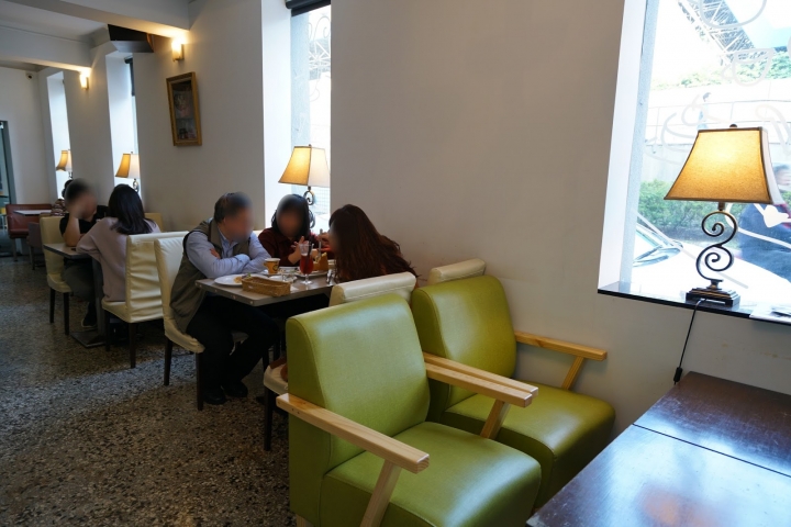[食記] 中山站美食 R9 Cafe。鬆餅下午茶