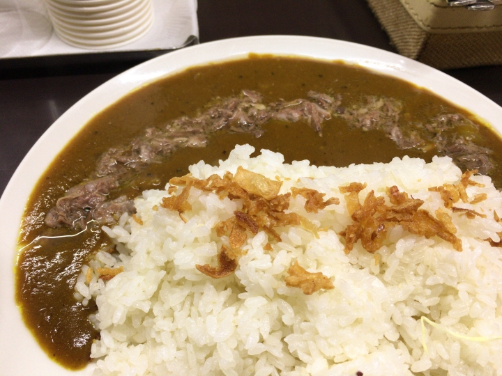 【美食。食記】東京 新大久保 致那些日漸凋零的老味道(5) 牛すじカレー 小さなカレー家 咖哩飯 推薦 髒髒的日本米其林二星