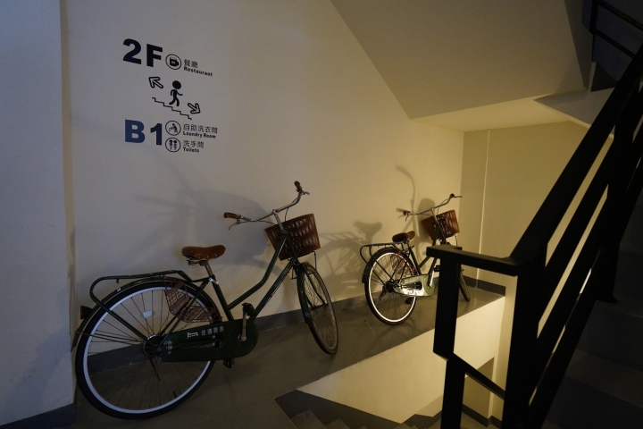 高雄。佳適旅舍Jia's Inn(六合館)。高CP值溫馨家庭房。新穎舒適(捷運市議會站)