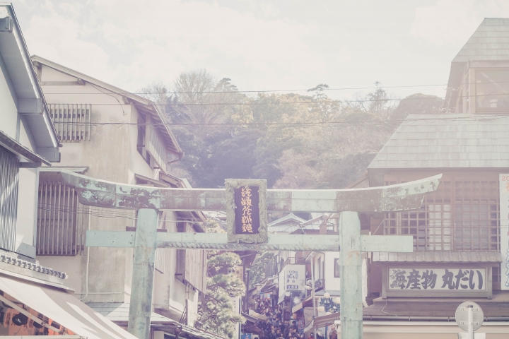 【行程。遊記】神奈川 江之島 被招待非業配的午後小旅行 青春與海的潮歌  湘南寶石 湘南の宝石 江之島光色祭典 伴手禮 餐廳 吃飯 古蹟 景點 推薦 車票