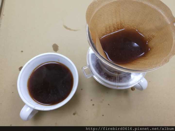 [咖啡用品開箱]已掃雷--鍋寶超真空隨身咖啡萃取保溫瓶(類似法壓壺萃取)