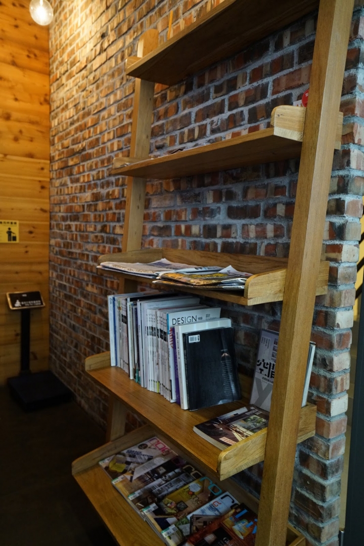 高雄。佳適旅舍Jia's Inn(六合館)。高CP值溫馨家庭房。新穎舒適(捷運市議會站)