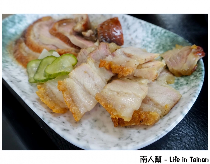【台南中西區-美食】鴨油拌飯│鵝肉丸湯│櫻桃鴨油脂豐富肉質細嫩│卡滋脆皮燒肉~肥記港式燒鵝