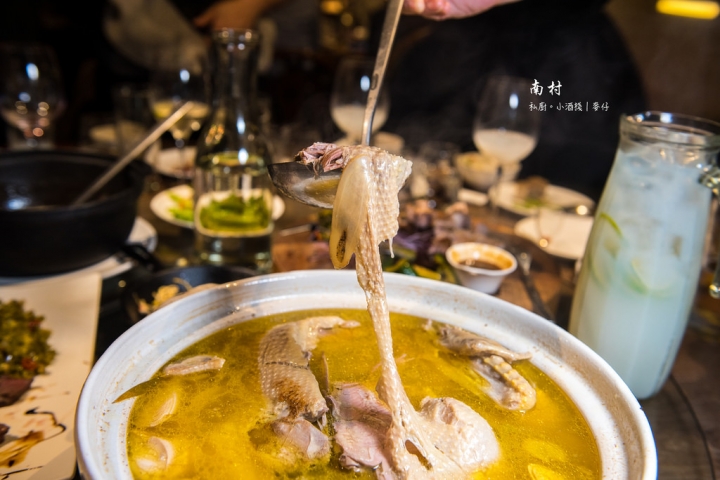 食-台北｜南村 私廚。小酒棧(2訪)｜全新推出的桌菜菜單，同樣令人滿意｜終於如願吃到河南蒸麵｜人多吃更有感