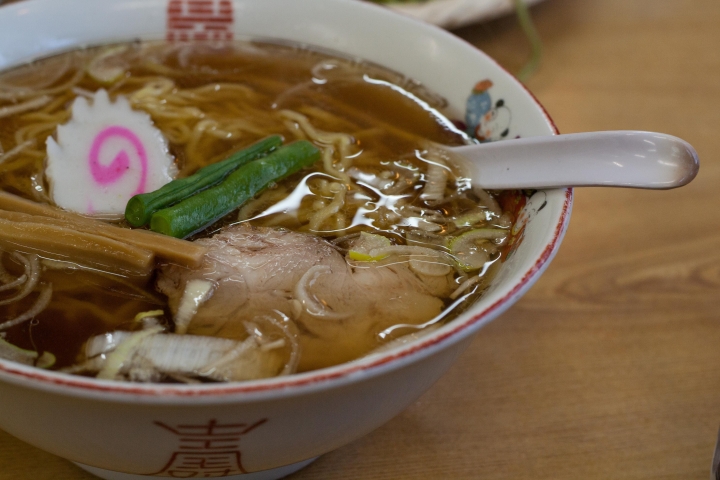 【行程。遊記】神奈川 江之島 被招待非業配的午後小旅行 青春與海的潮歌  湘南寶石 湘南の宝石 江之島光色祭典 伴手禮 餐廳 吃飯 古蹟 景點 推薦 車票