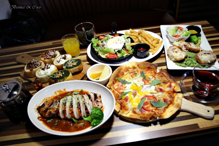 omocafé不設限的餐飲風格/獨家手工可頌麵包布丁(捷運淡水線芝山站)(天母Sogo館5F)
