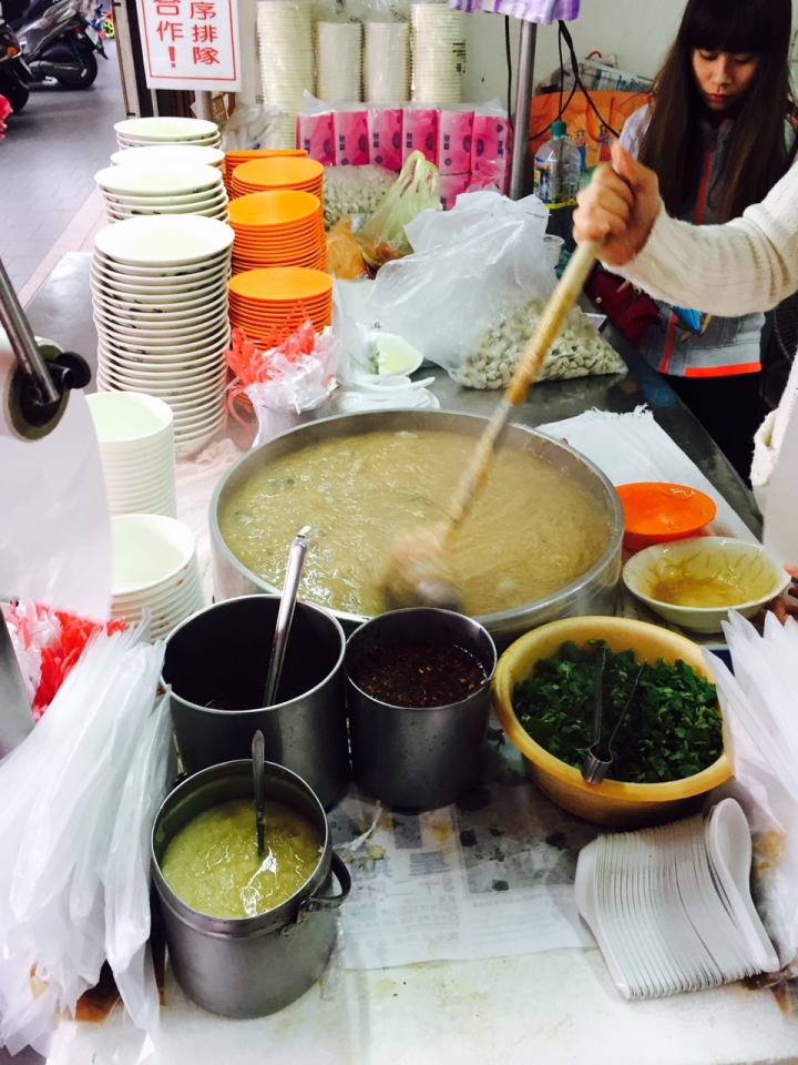 【老寶食記】中和 宜安路麵線-偶然間的飄香古早味