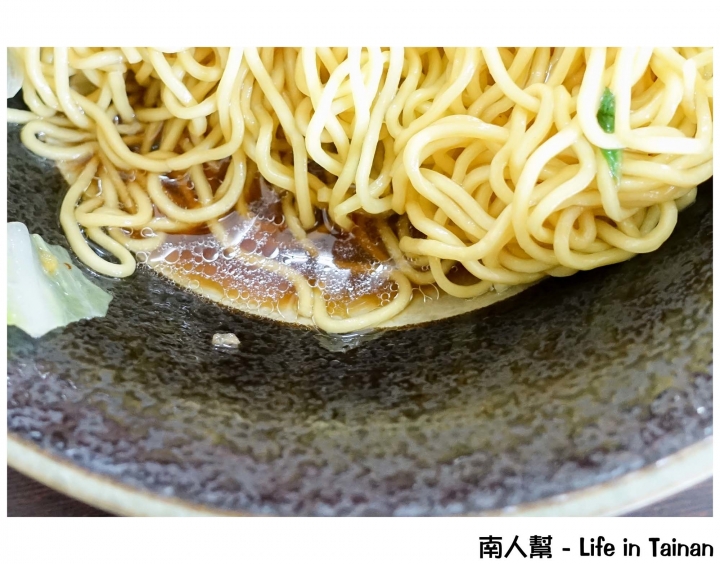 【台南中西區-美食】鴨油拌飯│鵝肉丸湯│櫻桃鴨油脂豐富肉質細嫩│卡滋脆皮燒肉~肥記港式燒鵝