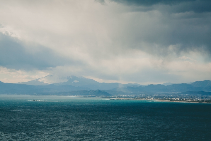 【行程。遊記】神奈川 江之島 被招待非業配的午後小旅行 青春與海的潮歌  湘南寶石 湘南の宝石 江之島光色祭典 伴手禮 餐廳 吃飯 古蹟 景點 推薦 車票