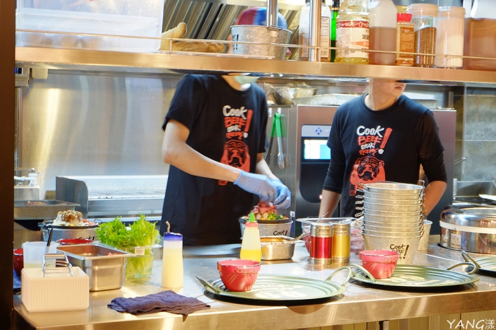 【捷運市政府站】 CooKBEEF 酷必五星級牛排飯，王品新品牌滿足肉食控