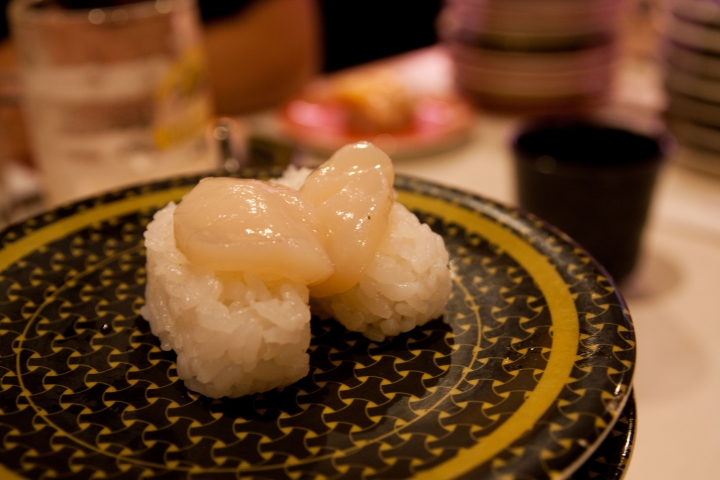 【美食。食記】東京 高田馬場 價格便宜 味道一般 濱壽司 Hama はま寿司 迴轉壽司