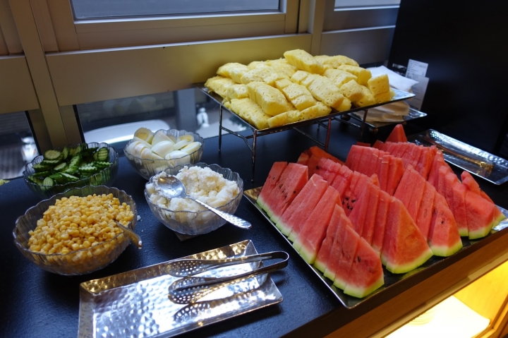 [食記] 高雄 佳適旅舍Jia's Inn。在小酒館的氛圍裡吃早餐