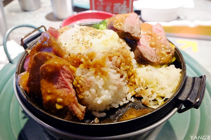 【捷運市政府站】 CooKBEEF 酷必五星級牛排飯，王品新品牌滿足肉食控