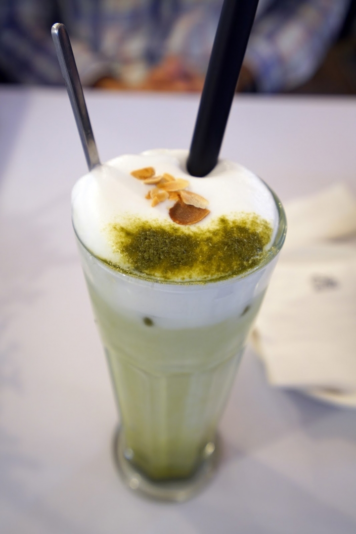 [食記] 中山站美食 R9 Cafe。鬆餅下午茶