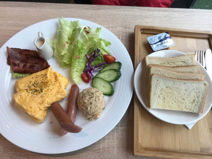 [食記] 新竹。築咖啡。在玻璃公園美景中吃早午餐