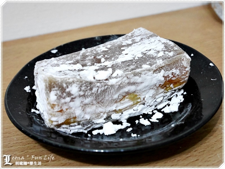 【台中 南區】第三市場俗又大碗的輕甜美味點心，全素的朋友也可以放心享用。素食蓮藕糕