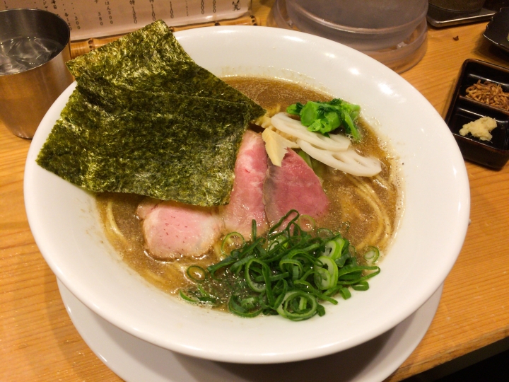 【美食。食記】東京 銀座 白湯略臭 奶油正好 篝 拉麵 雞白湯 三越櫃姐VS阿摩尼亞