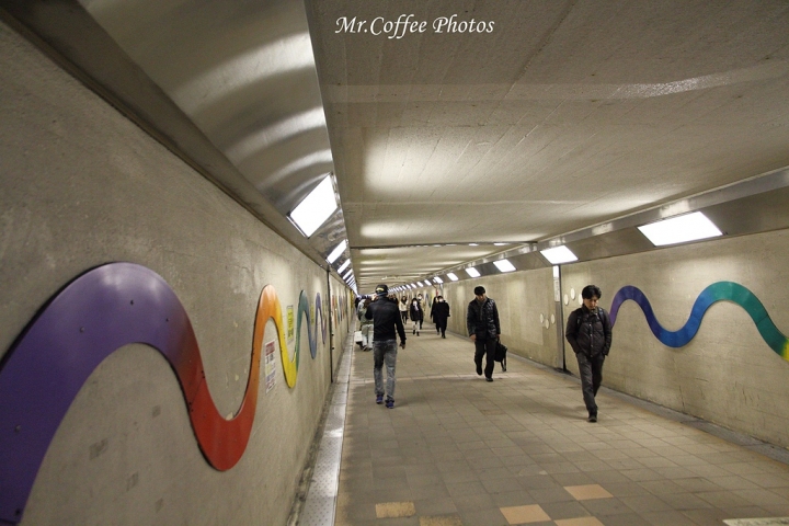 《藍天大廈》星空地板 + 戶外觀景台，夜景絕美感受！