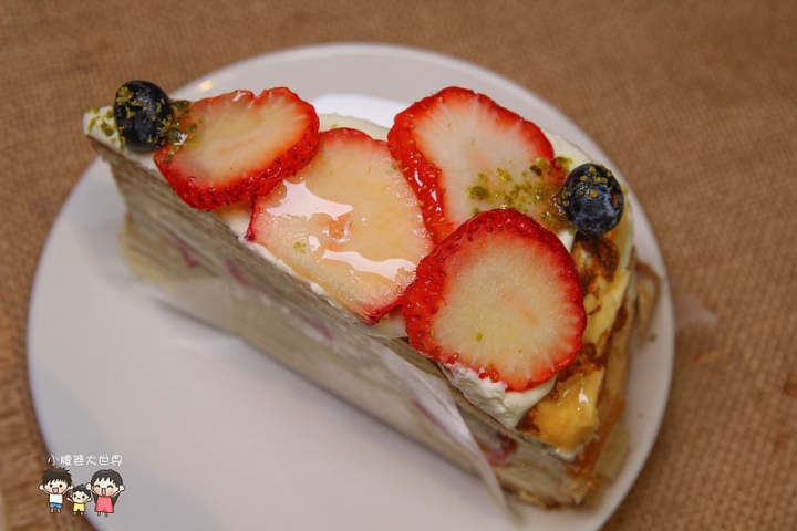 [南港甜點] 激推！好好吃的草莓千層蛋糕+現做奶香爆發的草莓酥