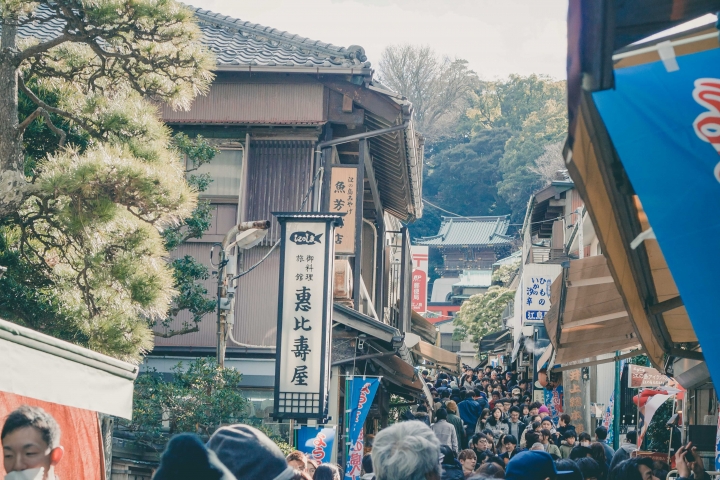 【行程。遊記】神奈川 江之島 被招待非業配的午後小旅行 青春與海的潮歌  湘南寶石 湘南の宝石 江之島光色祭典 伴手禮 餐廳 吃飯 古蹟 景點 推薦 車票