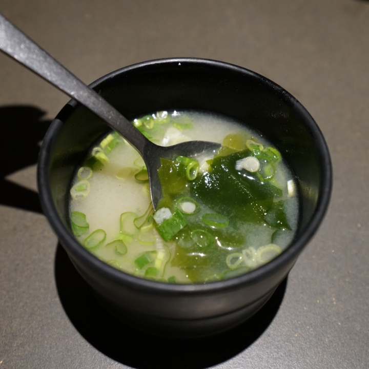 [食記] 新竹 丼飯店。菜色選擇眾多、高CP值日式定食! (近食品路/孔廟廣場)