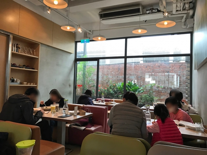 [食記] 新竹。新橋b3 cafe。茄汁海鮮燉飯質感不凡!