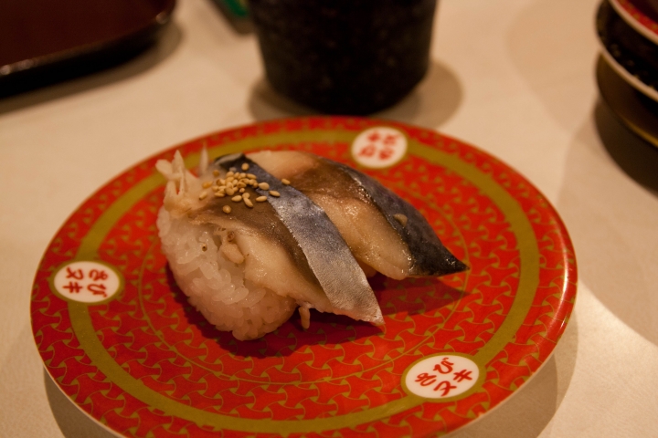 【美食。食記】東京 高田馬場 價格便宜 味道一般 濱壽司 Hama はま寿司 迴轉壽司