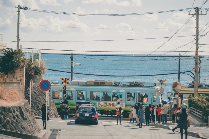 【行程。遊記】神奈川 江之島 被招待非業配的午後小旅行 青春與海的潮歌  湘南寶石 湘南の宝石 江之島光色祭典 伴手禮 餐廳 吃飯 古蹟 景點 推薦 車票