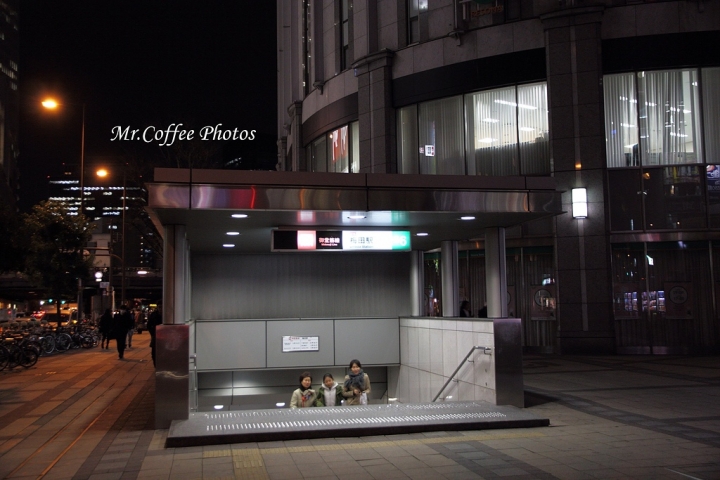 《藍天大廈》星空地板 + 戶外觀景台，夜景絕美感受！