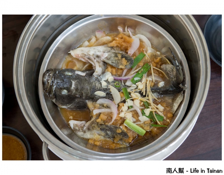 【台南北區-火鍋】海鮮爐│沙茶爐│全台第一高海鮮塔│新鮮鍋塔二吃~~海島火鍋店