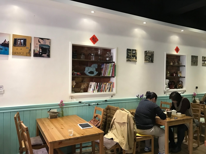 [食記] 新竹南寮。明日咖啡店。下午享受安靜與手作蛋糕的好去處