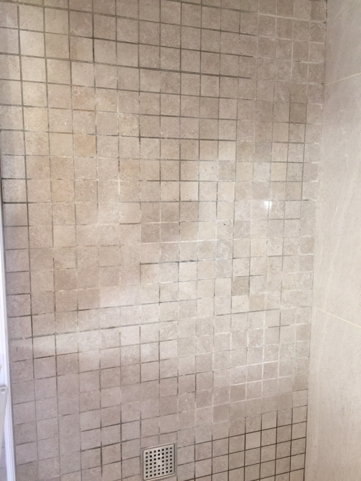 裝潢要結案時候 發現很多縫 想請問一下