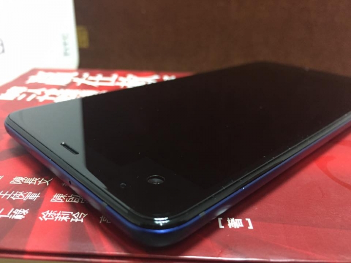  藍寶石特仕版HTC U Ultra 128G