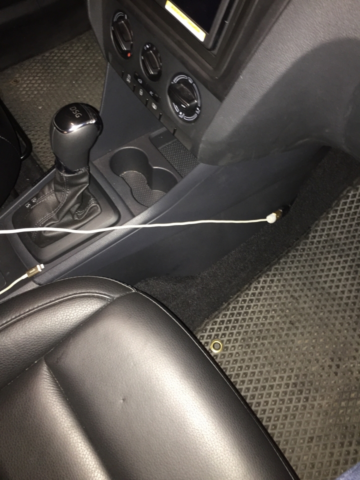 [開箱] sony xav-ax100 x 2013 Skoda Rapid