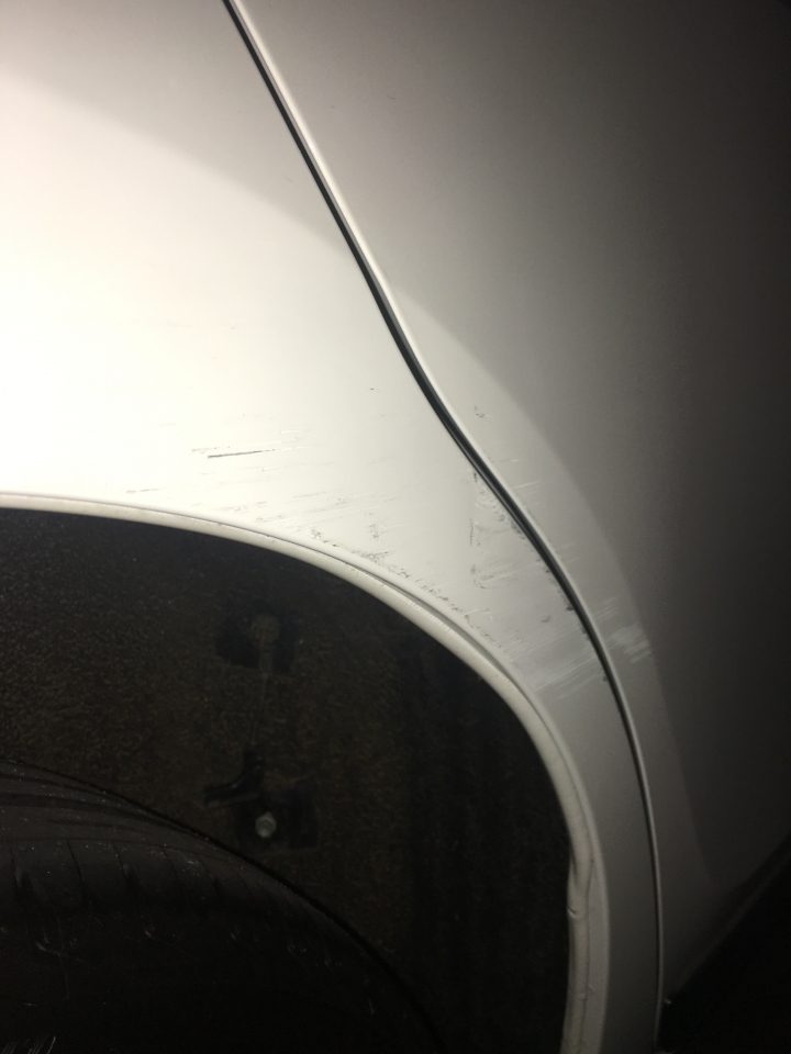 Altis 11.5代 門板擦傷原廠估價 還請前輩幫忙看看